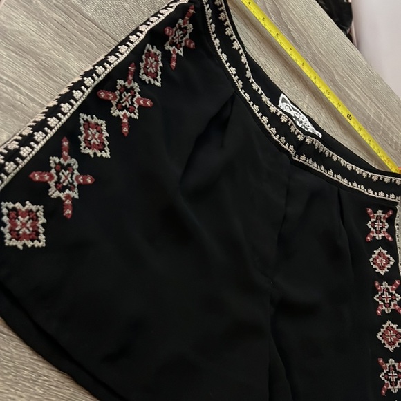 PINK MARTINI embroidered boho shorts size L - Picture 3 of 6